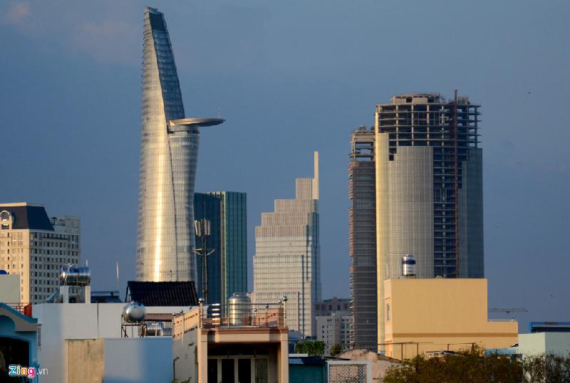 Saigon One Tower (34 Tôn Đức Thắng, quận 1)  cao trên 195 m với 42 tầng, là tòa nhà cao thứ 3 ở TP.HCM sau Bitexco Financial Tower (68 tầng) và Vietcombank Tower (206 m).