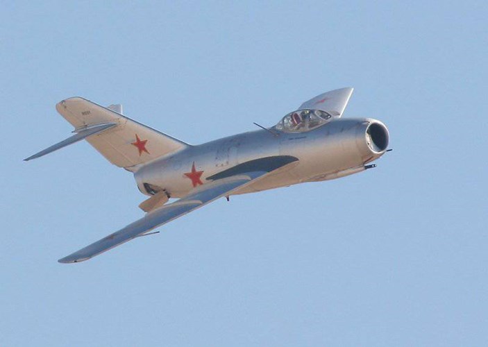 Kiểu dáng nhỏ gọn, nhanh nhẹn, cơ động cao của MiG-15 đã trở thành tiêu chuẩn thiết kế cho nhiều dòng máy bay MiG sau này như MiG-17, MiG-19, MiG-21, MiG-23, MiG-29... Nguồn ảnh: Wikipedia