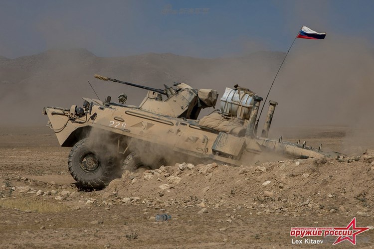 Các xe BTR-82A được trang bị pháo tự động 2A72 30mm có thể bắn thủng cả xe bọc thép, phá nát các công sự kiên cố. Nguồn ảnh: Arms-Expo 