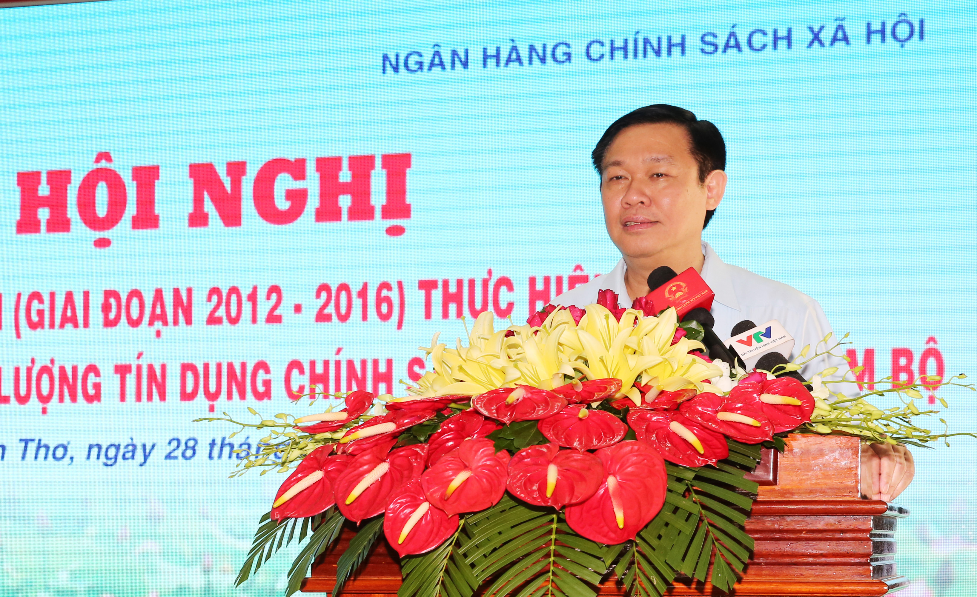 Phó Thủ tướng Vương Đình Huệ phát biểu tại Hội nghị tổng kết. Ảnh: VGP
