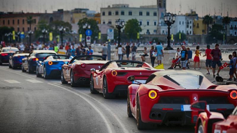Siêu xe hiếm LaFerrari Aperta hội ngộ hơn 100 chiếc Ferrari