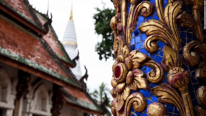 Chùa Wat Pratu Pong ở Lampang, Thái Lan, xây vào thế kỷ 16 là một ví dụ điển hình về phong cách kiến ​​trúc Lanna. Vương quốc Lanna tồn tại từ cuối thế kỷ 13 đến gần cuối thế kỷ 18 ở miền núi phía Bắc của Thái Lan hiện nay.
