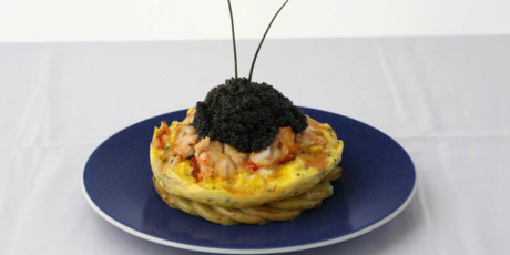 Đĩa trứng đắt nhất thế giới này được chế biến từ tôm hùm, 6 quả trứng gà Tây Ban Nha, 285 g trứng cá tầm muối Sevruga.