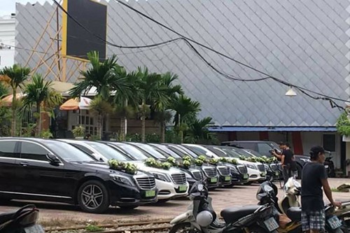 Tại thị trường Việt Nam, Mercedes-Benz S400L có giá bán chính hãng 4 tỷ đồng, trong khi bản cao cấp hơn S500L có giá 6,6 tỷ đồng. 