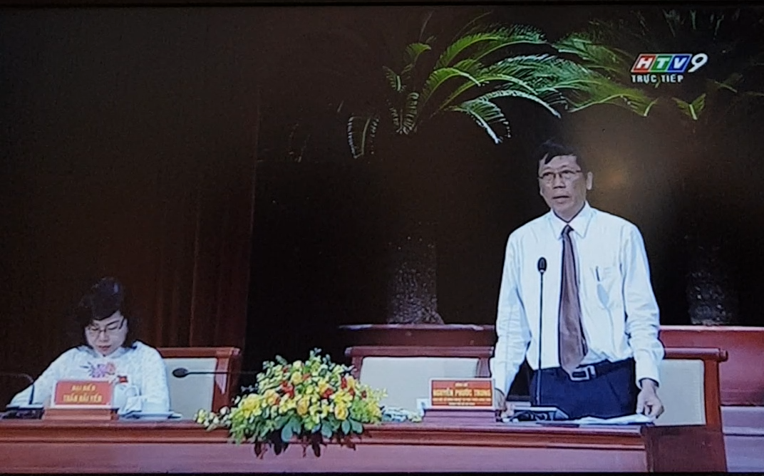 Giám đốc Sở NN&PTNT TP.HCM Nguyễn Phước Trung trả lời chất vấn từ các đại biểu HĐND TP.HCM