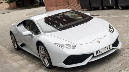 Siêu xe Lamborghini Huracan được cấp biển... taxi