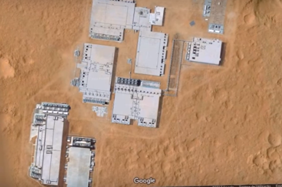 Nhiều người cho rằng đây có thể là căn cứ năng lượng, vô tuyến mới nhất của người ngoài hành tinh trên Hỏa tinh. Nguồn ảnh: disclose.