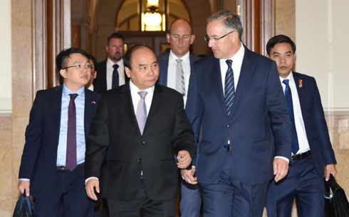 Thủ tướng Nguyễn Xuân Phúc thăm thương cảng lớn nhất Châu Âu