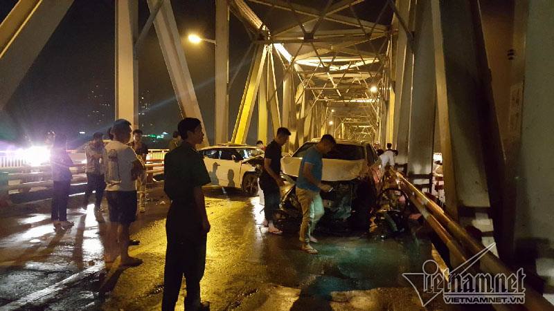 Hà Nội: Tai nạn nghiêm trọng tại cầu Chương Dương, 3 người tử vong
