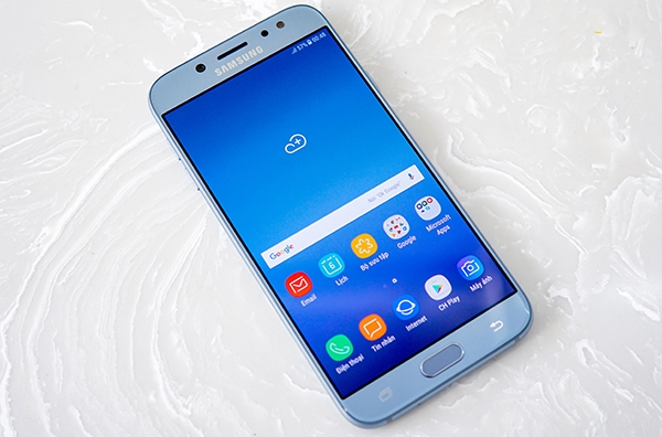 Ngang giá, Galaxy J7 Pro có gì khác so với Galaxy A5 2016?