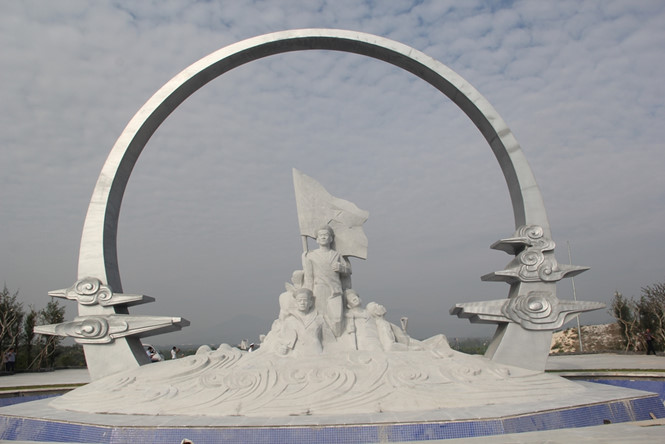 Tượng đài tại Khu tưởng niệm chiến sĩ Gạc Ma