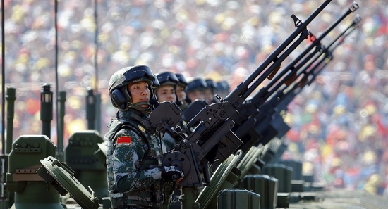 Trung Quốc bất ngờ tung hỏa lực mù mịt ở biên giới