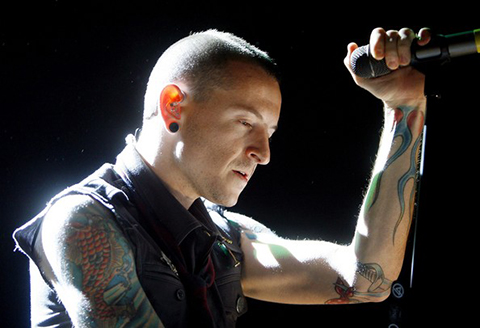 Chester Bennington của Linkin Park từng muốn tự tử vì bị lạm dụng tình dục năm 7 tuổi