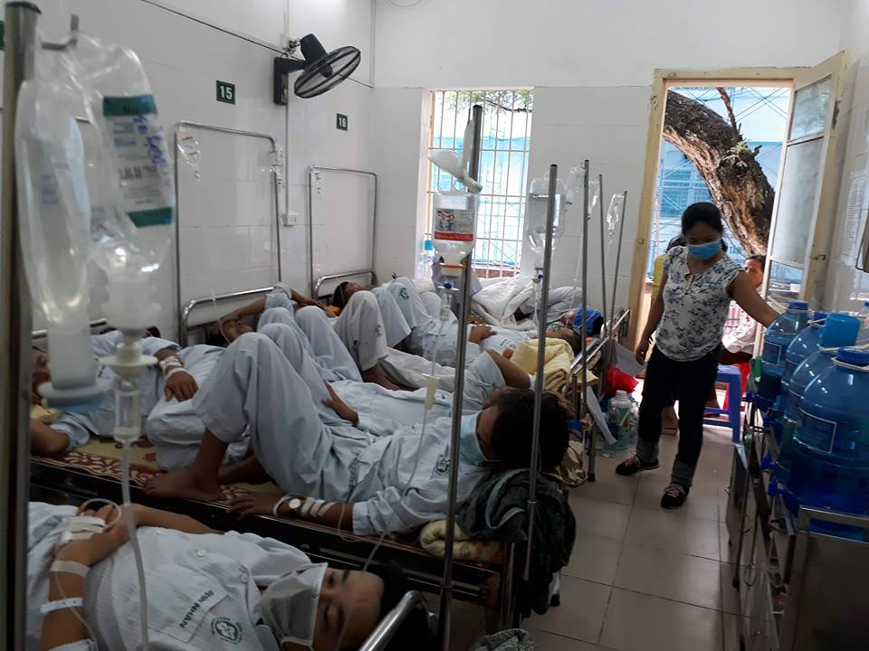 Người bệnh điều trị sốt xuất huyết tại Bệnh viện Bạch Mai