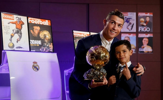 C.Ronaldo đoạt danh hiệu quả bóng Vàng 2016