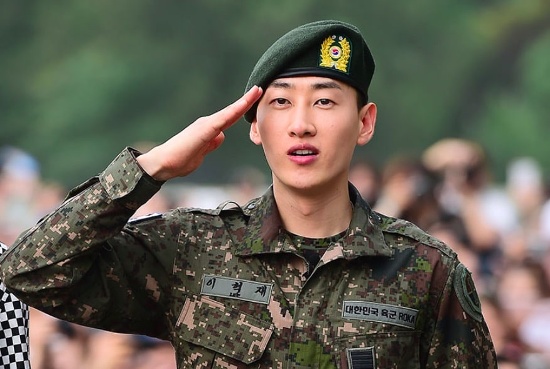 Eunhyuk chính thức xuất ngũ 