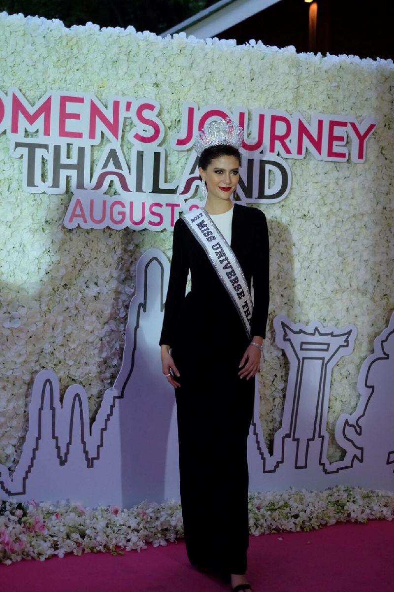 Vẻ đẹp lai của Hoa hậu Hoàn vũ Thái Lan 2017 Maria Poonlertlarp Ehren. Người đẹp 25 tuổi của Thái Lan cao 1,83 m và có vẻ đẹp gợi cảm. Cô được đánh giá là ứng viên tiềm lực của khu vực châu Á trong cuộc thi Hoa hậu Hoàn vũ 2017.