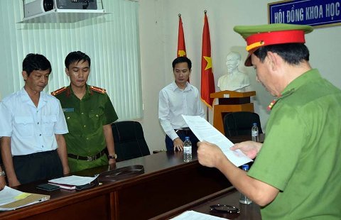 Bắt Chánh thanh tra Sở KH&amp;CN tỉnh Trà Vinh