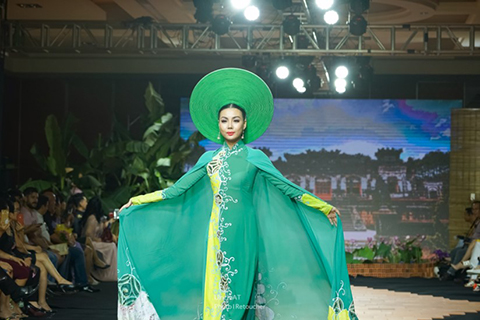 Lại Thanh Hương hội ngộ Hoàng Oanh, Hồng Anh sau khi rời Next Top Model