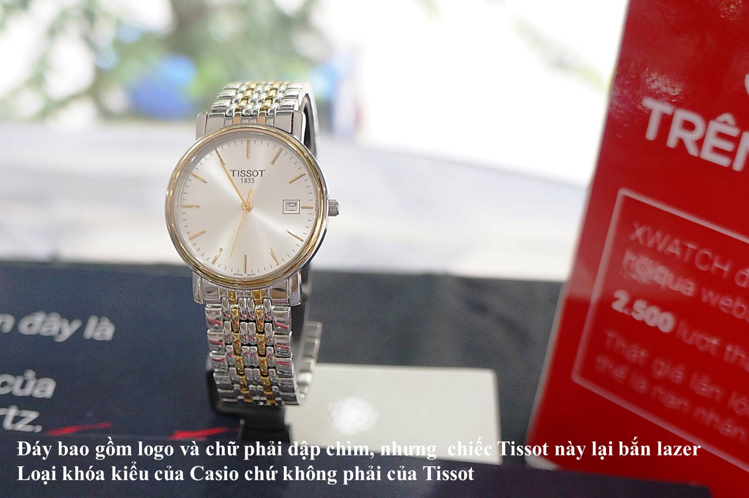 Chiếc Tissot này được là loại kiểu khóa của hãng đồng hồ khác, cho thấy đây là loại đồng hồ fake