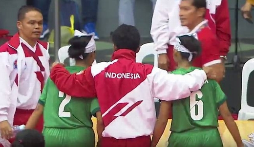 Bị trọng tài xử ép, tuyển Cầu mây Indonesia bỏ thi đấu!