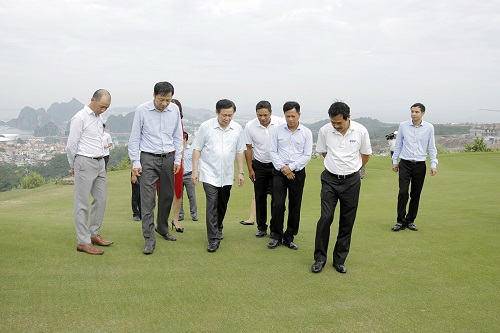 Phó Thủ tướng Vương Đình Huệ thị sát nhiều dự án tại Quảng Ninh