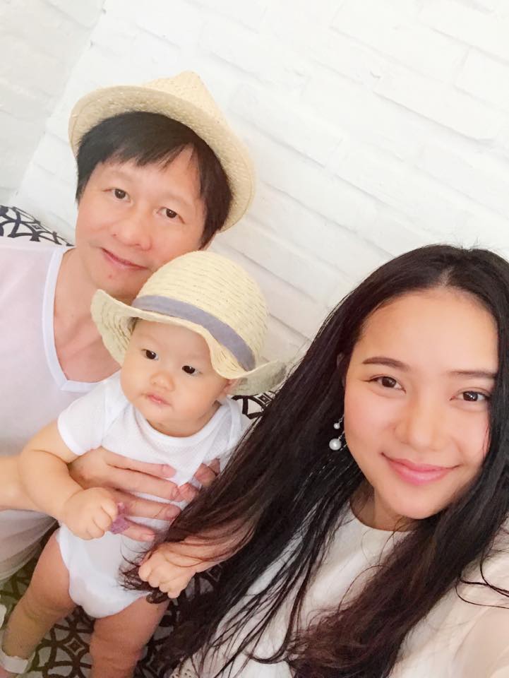 Gia đình Phan Như Thảo chào mừng ngày con gái tròn 9 tháng: 