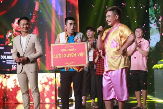 Đặc biêt, 2 cựu Quán quân của chương trình là Lê Dương Bảo Lâm (mùa 1) và Nguyễn Anh Tú (mùa 2) còn xuất hiện và mang bằng khen ra trao trên sân khấu.