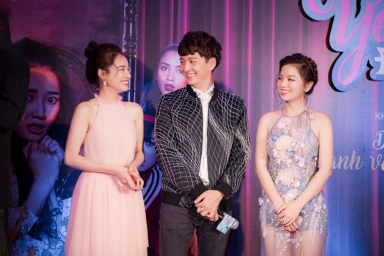 Buổi ra mắt có sự tham gia của bộ ba diễn viên chính là Nhã Phương, Ngô Kiến Huy, Lê Hạ Anh.