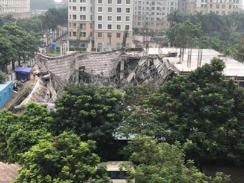 Hà Nội: Trường Mầm non đổ sập trong đêm