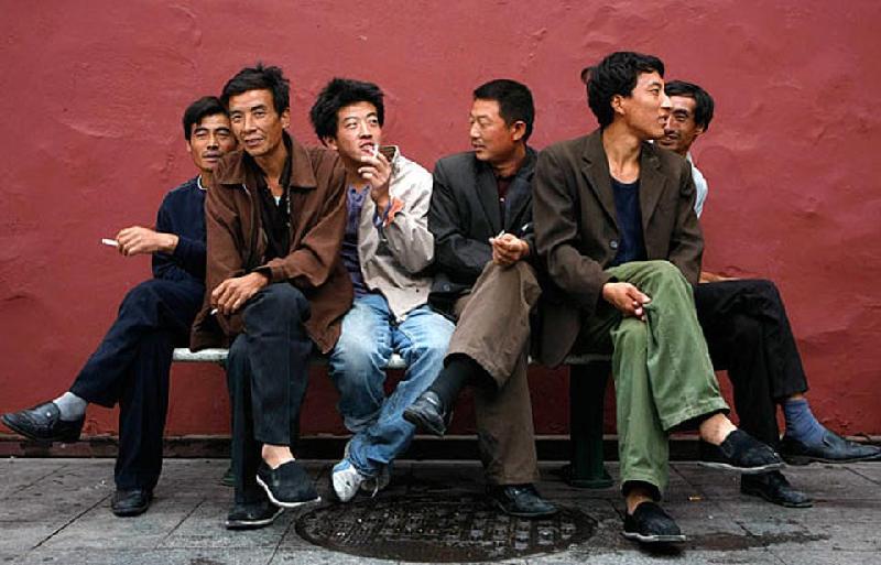 Hàng chục triệu đàn ông Trung Quốc có nguy cơ không bao giờ kết hôn hoặc có bạn gái. Ảnh: Allianz Knowledge.