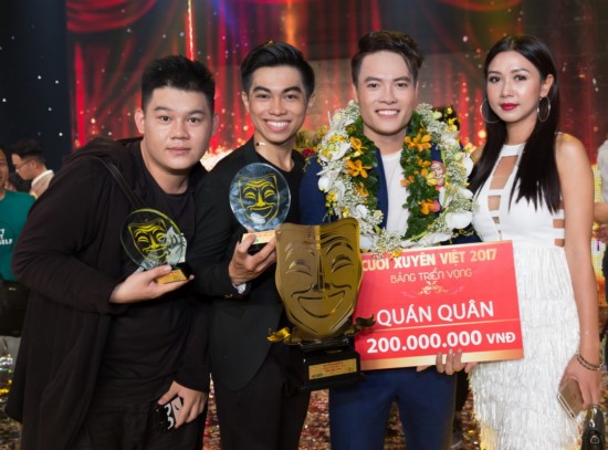 Võ Tấn Phát giành quán quân Cười xuyên Việt 2017 bảng Triển Vọng