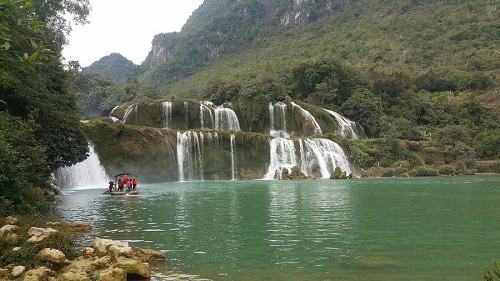 Hành trình mùa thu kết hợp mang &quot;Áo ấm cho em&quot;