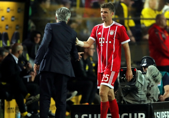Muller đang bất bình với ông thày Ancelotti