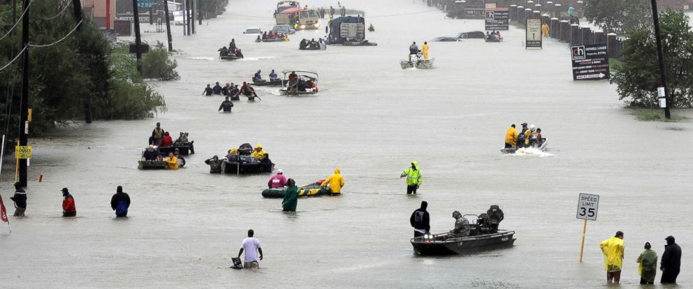 Siêu bão Harvey biến Houston thành sông. Ảnh: AP.Lỗi ở sự nóng lên toàn cầu?
