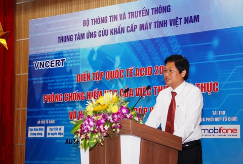 Ông Nguyễn Khắc Lịch, Phó Giám đốc VNCERT phát biểu tại Lễ khai mạc. 