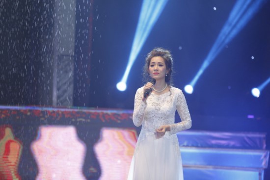 Nhận được số điểm khiêm tốn nhất tuần này là Hoa hậu ảnh năm 2000 Yến Nhi với 27,75 điểm cho ca khúc Chuyện đêm mưa.