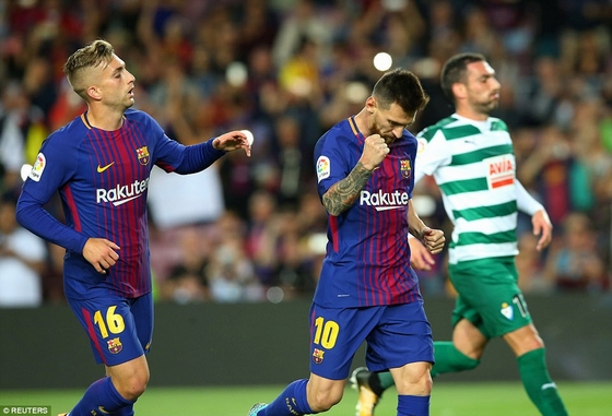 Messi lại thăng hoa, ghi 4 bàn vào lưới Eibar!