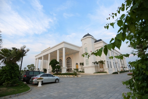 Trung tâm Hội nghị Quốc Tế thuộc Quần thể du lịch nghỉ dưỡng sinh thái FLC Sầm Sơn