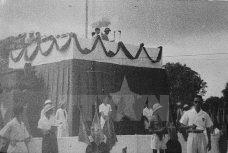 Khoảnh khắc Chủ tịch Hồ Chí Minh đọc bản Tuyên ngôn độc lập trước hàng triệu đồng bào cả nước. Ảnh: Tư liệu TTXVN.
