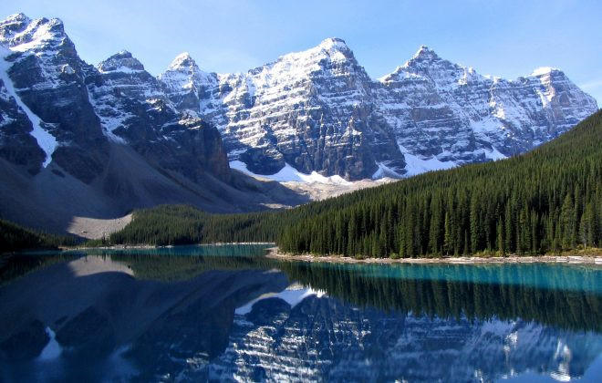 Canada xếp thứ hai nhờ khung cảnh hùng vĩ đan xen giữa những thành phố hiện đại, thuận tiện cho du khách di chuyển. Ảnh:Roughguides.