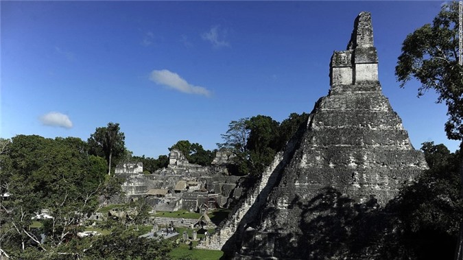 Thành phố Tikal, Guatemala là nơi sinh sống của người Maya trong hơn 1.000 năm. Nhiều thành tựu văn hóa trong đó có các đền thờ quan trọng của người Maya ở Tikal vẫn còn đến ngày nay.