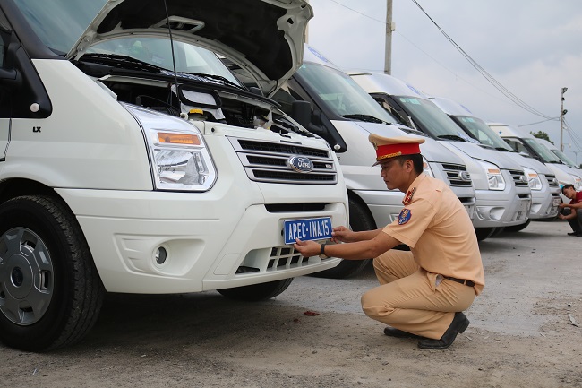 Lắp biển số  tạm thời cho các xe ô tô phục vụ Tuần lễ cấp cao APEC 2017