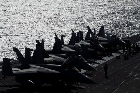 Loại chiến đấu cơ trên tàu sân bay USS Ronald Reagan