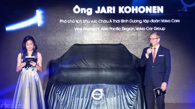 Ông Jari Kohonen, Phó Chủ tịch Volvo Châu Á Thái Bình Dương phát biểu trong buổi lễ ra mắt XC60.