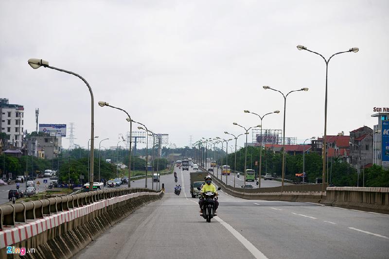 Đường Võ Văn Kiệt có chiều dài 12 km, nối Bắc Thăng Long với sân bay Nội Bài. Đây là trục đường giao thông lớn, quan trọng của Hà Nội.