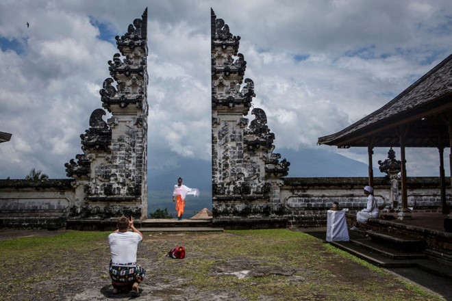 Núi lửa Agung vừa phun trào ngày 26/11. Ảnh: AFP.
