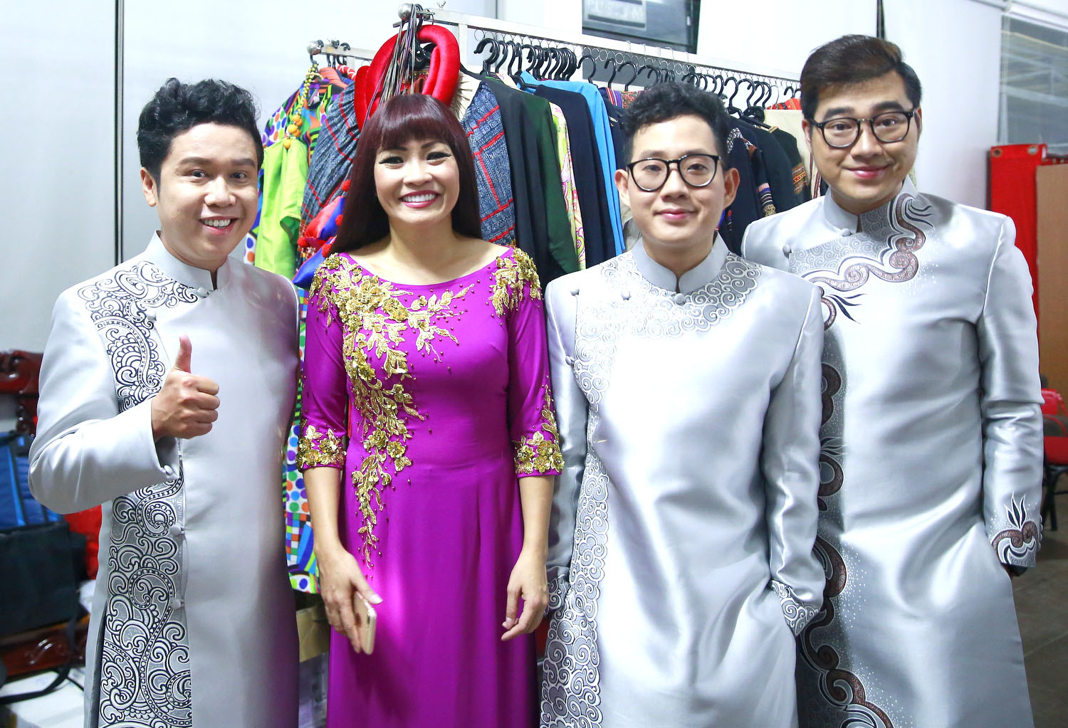 Ca sĩ Phương Thanh cùng 3 thí sinh của chương trình.