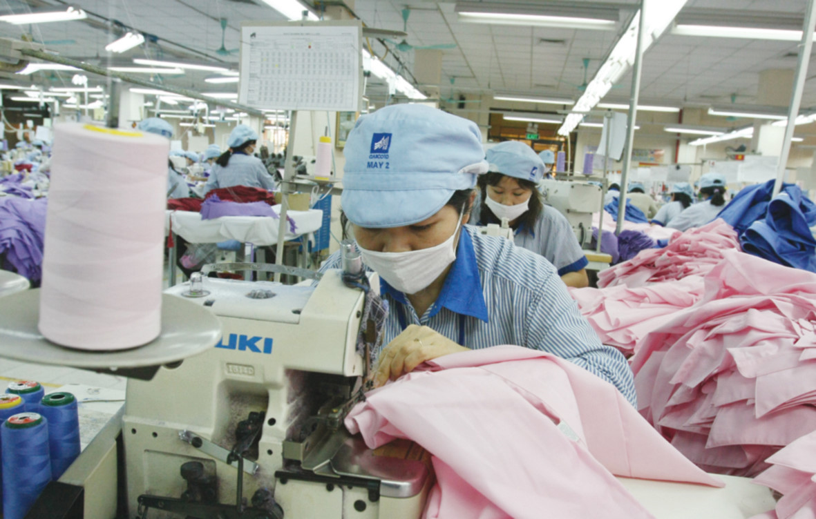 Với việc thuế suất cơ sở từ 0 – 30% được xóa bỏ trong tương lai, các doanh nghiệp Việt Nam sẽ có cơ hội nhập khẩu nguyên phụ liệu dệt may, da giày từ EU với mức giá hợp lý hơn