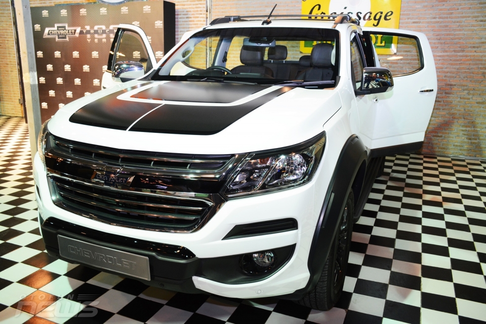 Cận cảnh mẫu bán tải Chevrolet Colorado Centennial sắp bán tại Việt Nam